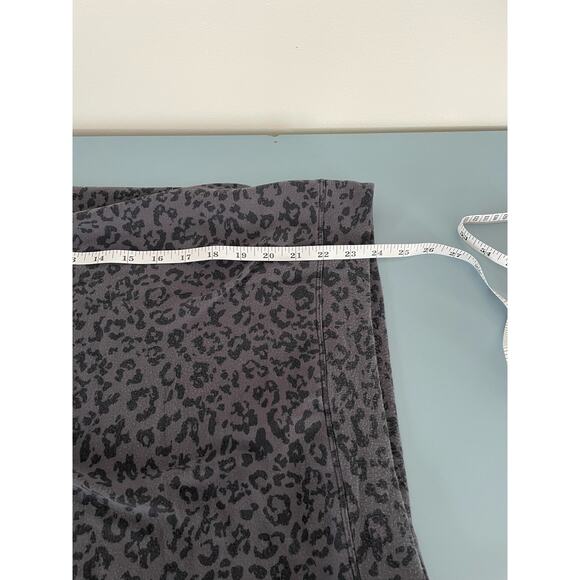 Athleta women’s purple cheetah print sweatshirt size M - Picture 5 of 5